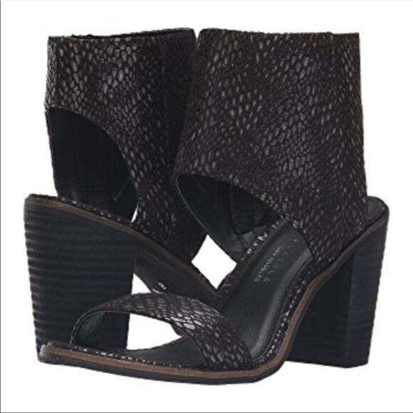 Very Volatile Black Snakeskin Stacked Heels Size 9 - Picture 1 of 8